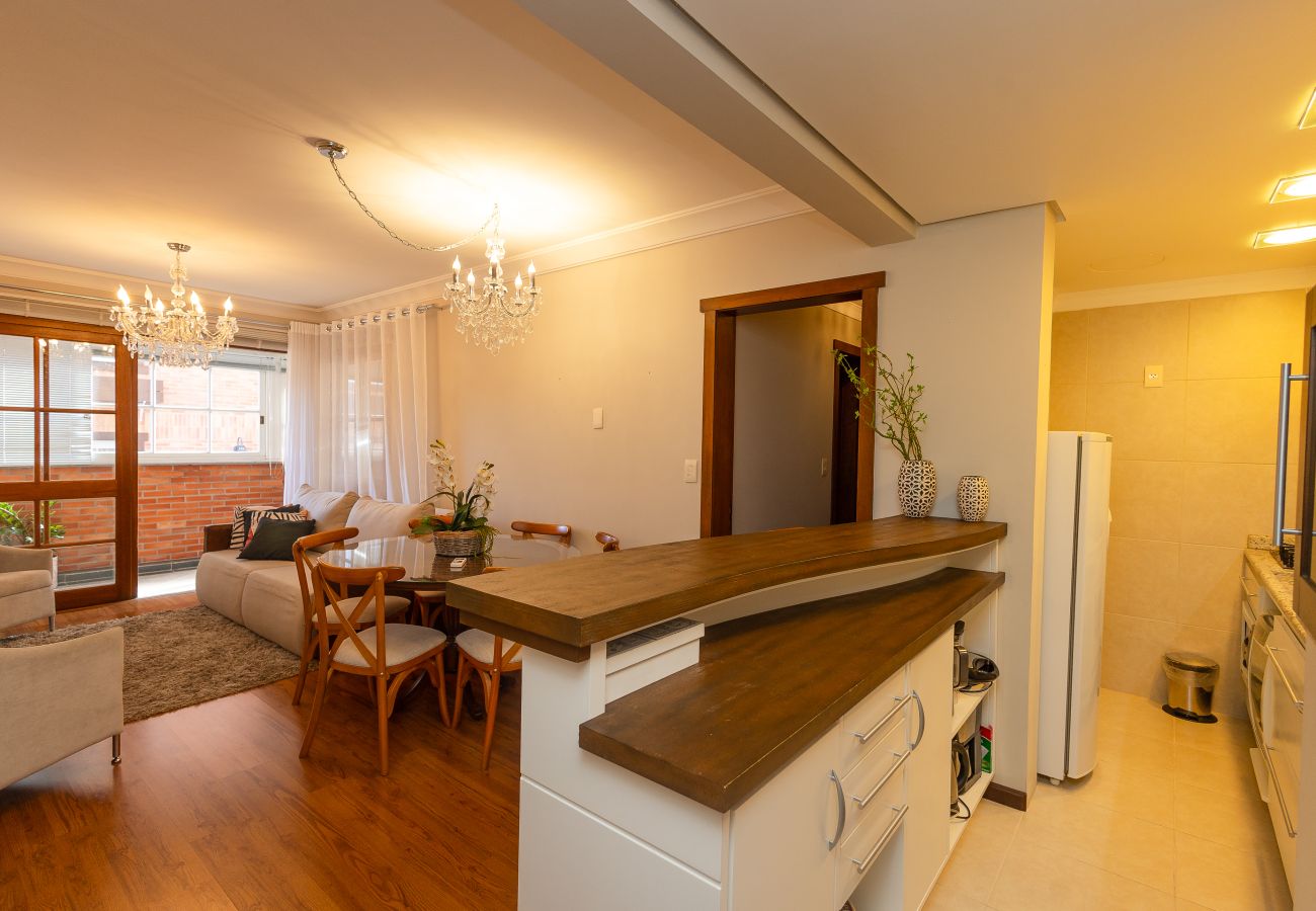 Apartamento em Gramado - 2D (c suíte) a 300 m de R Coberta.