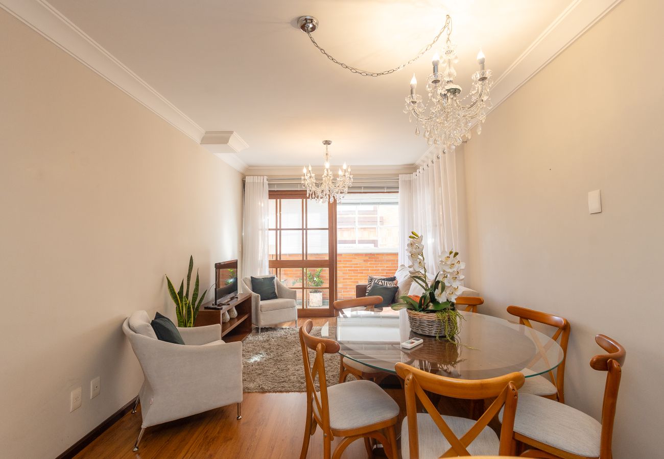 Apartamento em Gramado - 2D (c suíte) a 300 m de R Coberta.