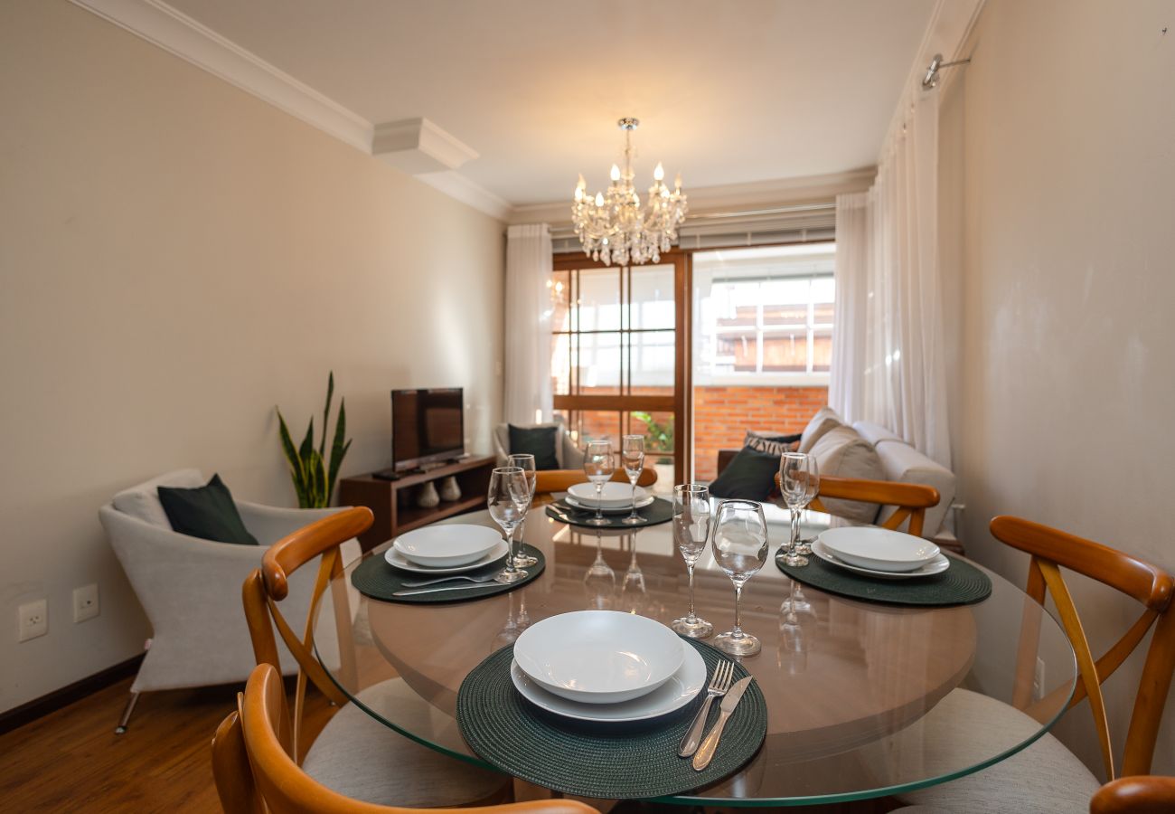 Apartamento em Gramado - 2D (c suíte) a 300 m de R Coberta.