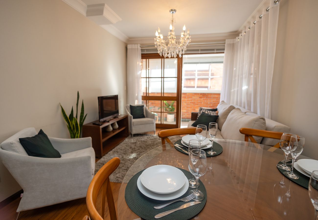 Apartamento em Gramado - 2D (c suíte) a 300 m de R Coberta.