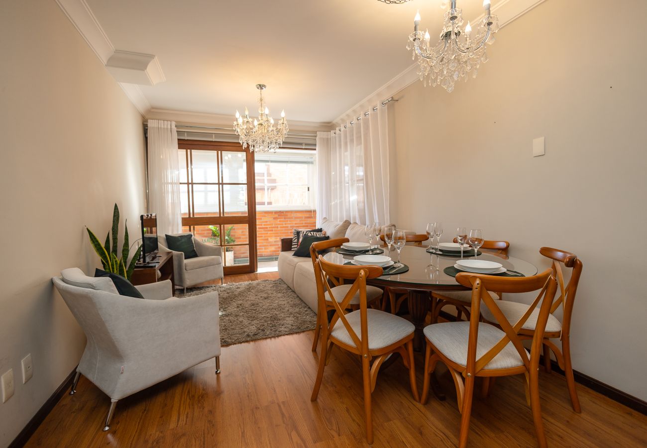 Apartamento em Gramado - 2D (c suíte) a 300 m de R Coberta.