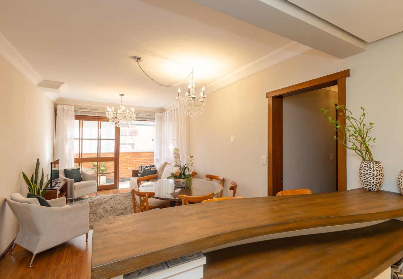 Apartamento em Gramado - 2D (c suíte) a 300 m de R Coberta.