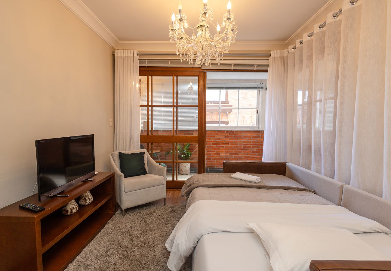 Apartamento em Gramado - 2D (c suíte) a 300 m de R Coberta.