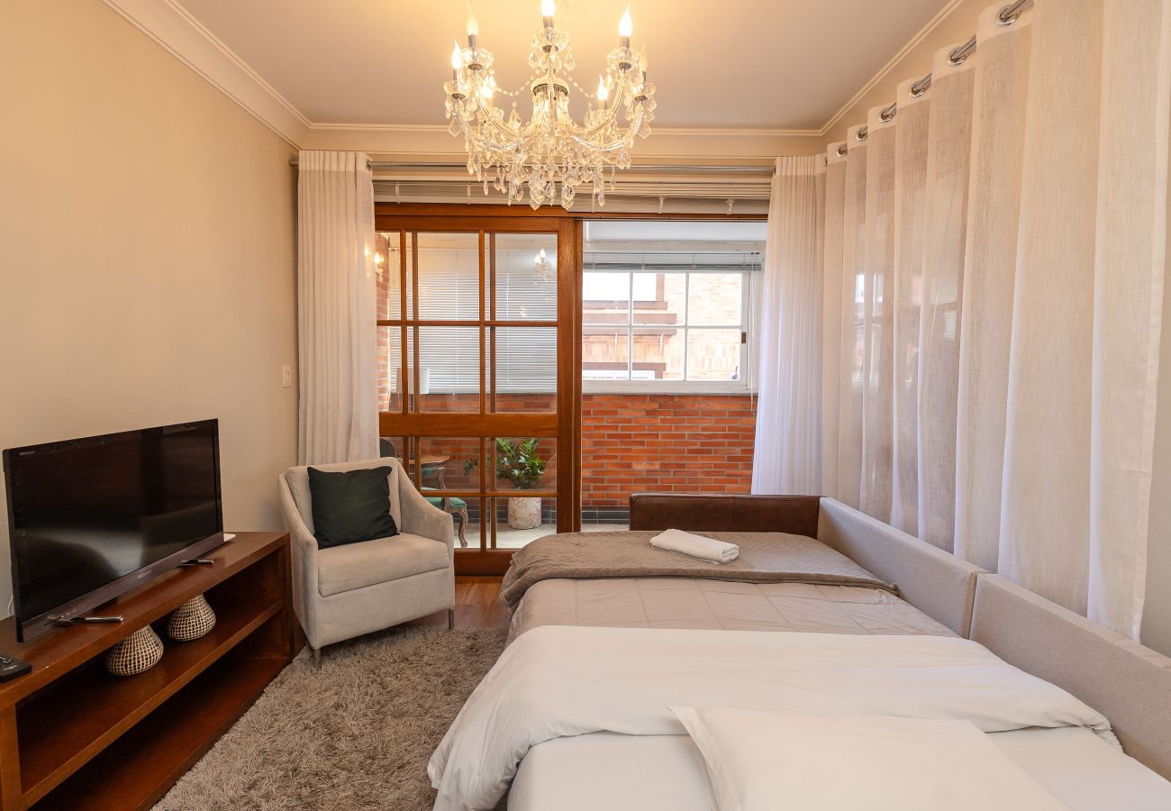 Apartamento em Gramado - 2D (c suíte) a 300 m de R Coberta.