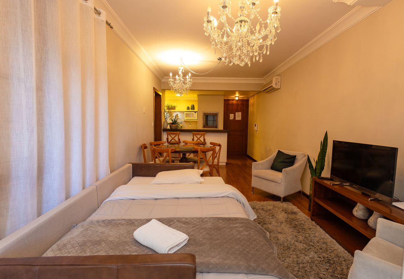 Apartamento em Gramado - 2D (c suíte) a 300 m de R Coberta.