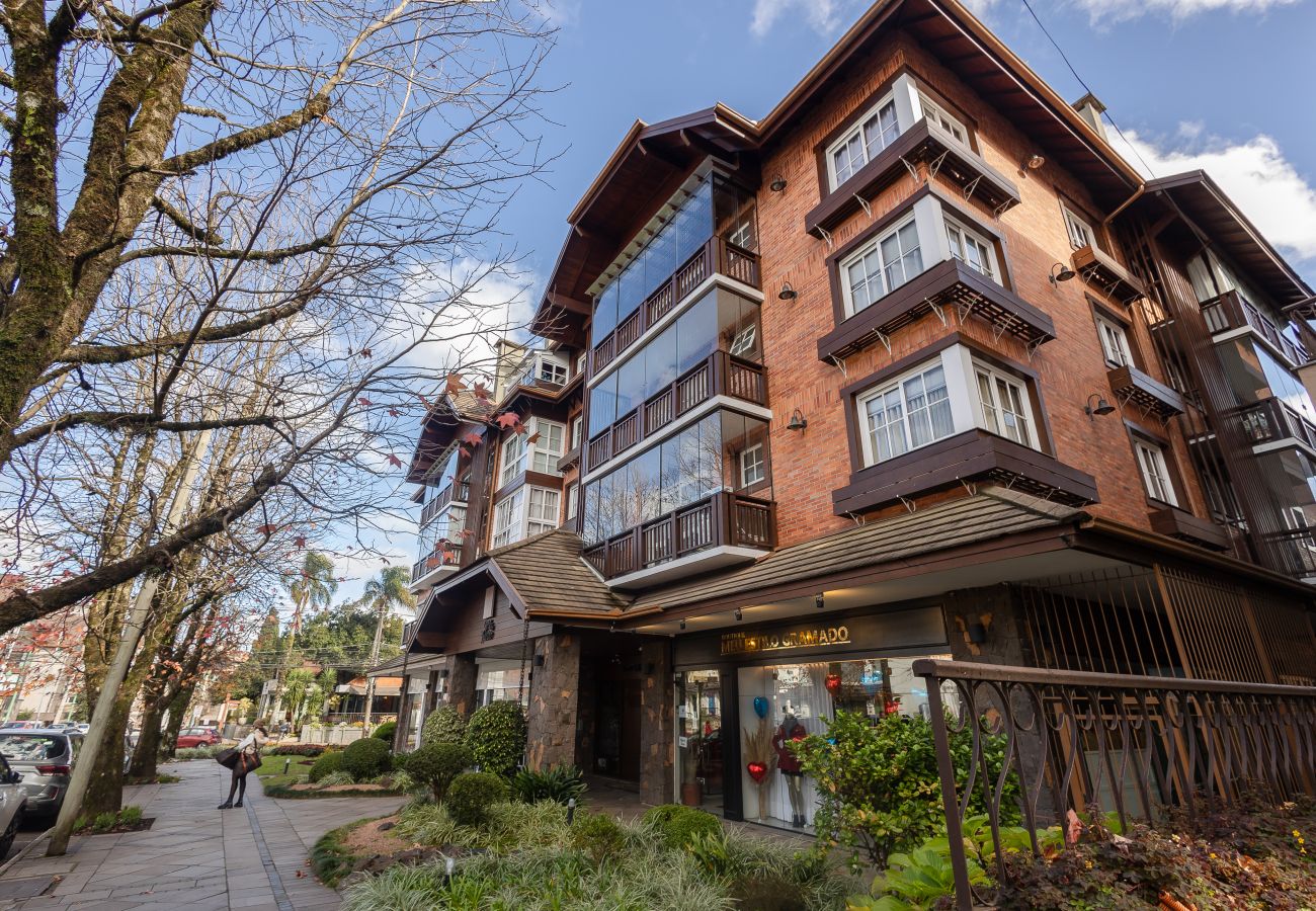 Apartamento em Gramado - 2D (c suíte) a 300 m de R Coberta.