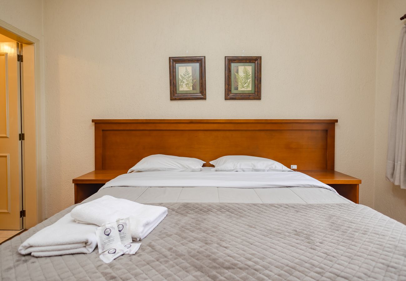 Apartamento em Gramado - Apto aconchegante 2D (c suíte) próx Lago Negro!