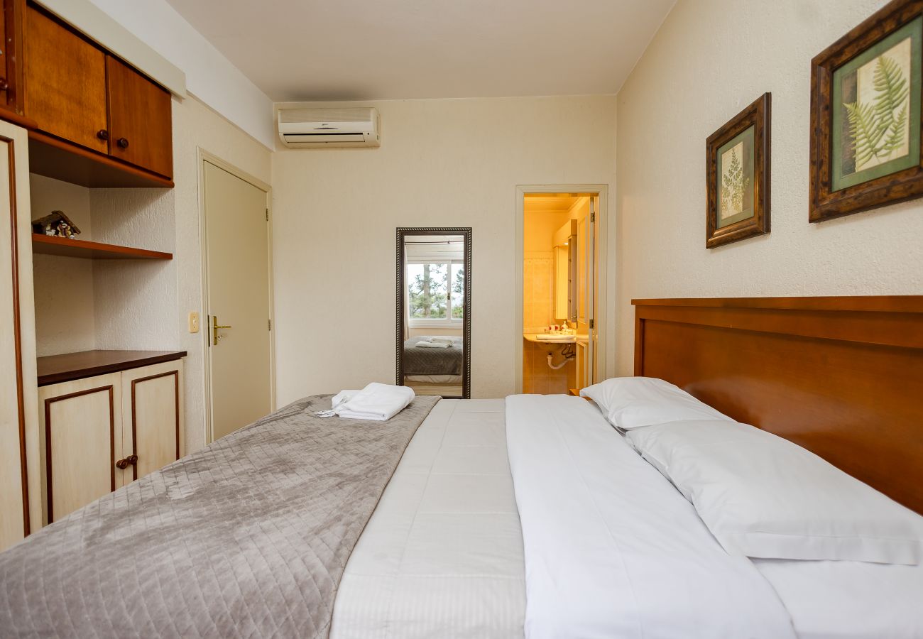 Apartamento em Gramado - Apto aconchegante 2D (c suíte) próx Lago Negro!