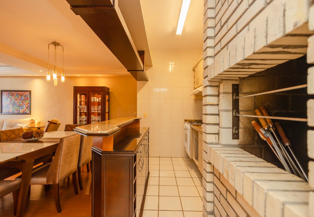 Apartamento em Gramado - Apto aconchegante 2D (c suíte) próx Lago Negro!