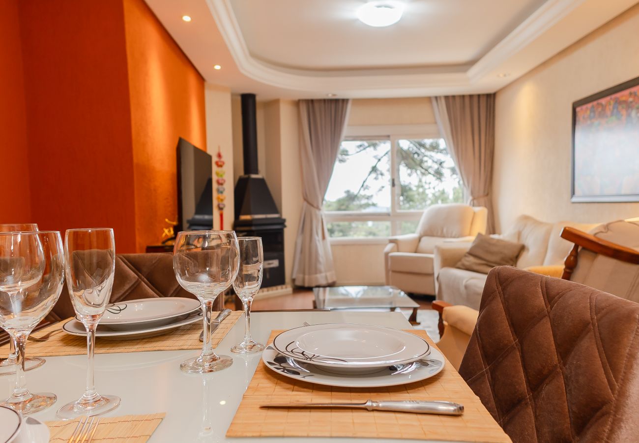 Apartamento em Gramado - Apto aconchegante 2D (c suíte) próx Lago Negro!