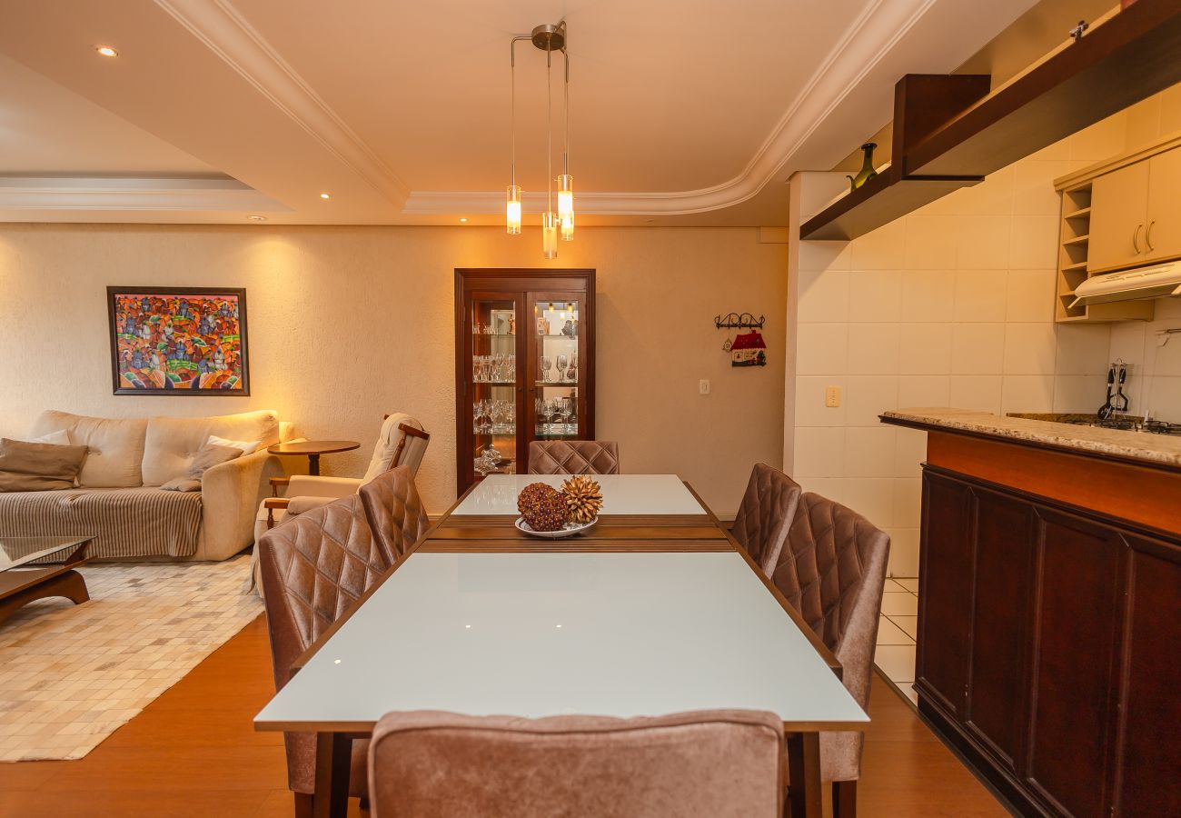 Apartamento em Gramado - Apto aconchegante 2D (c suíte) próx Lago Negro!