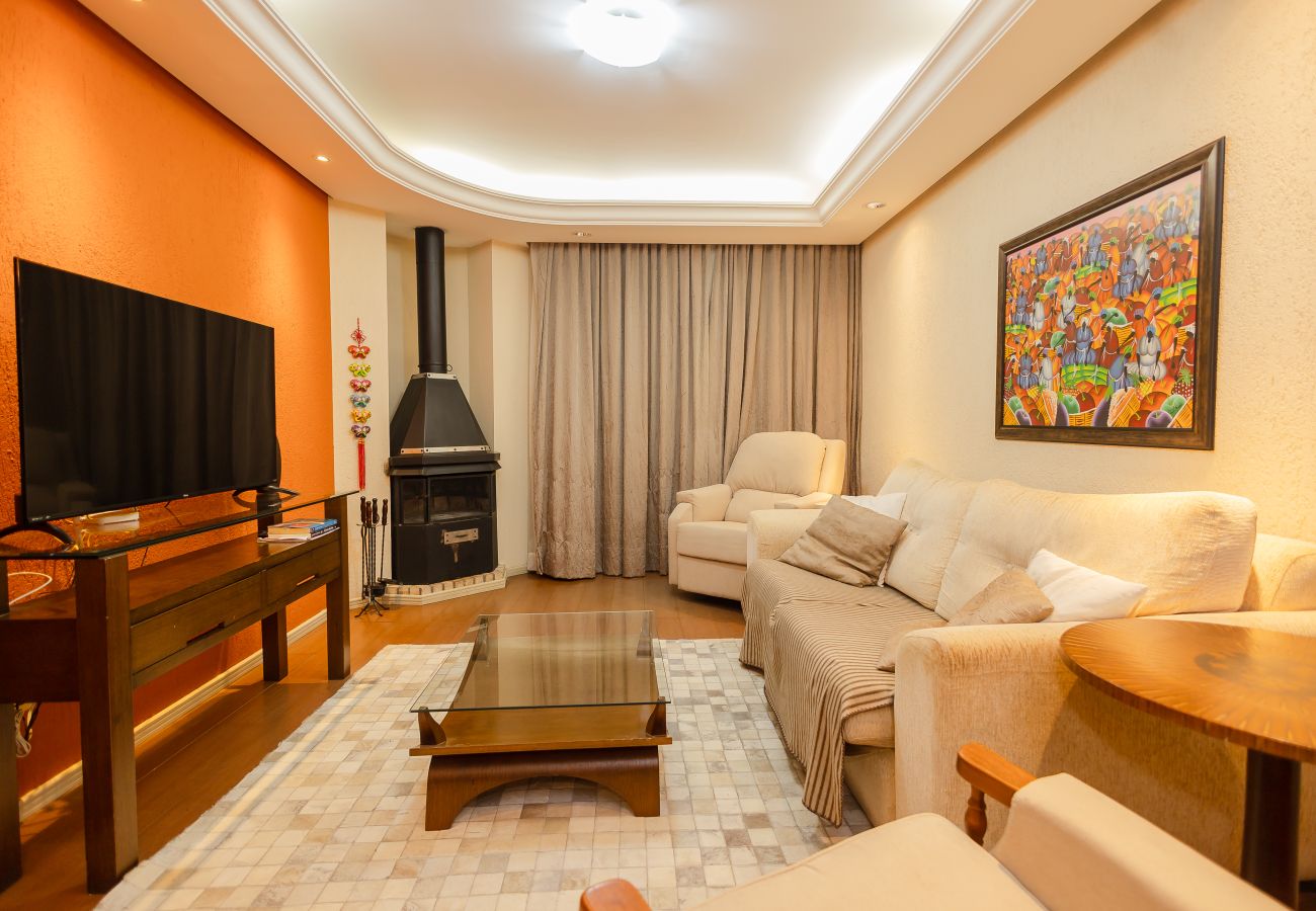 Apartamento em Gramado - Apto aconchegante 2D (c suíte) próx Lago Negro!