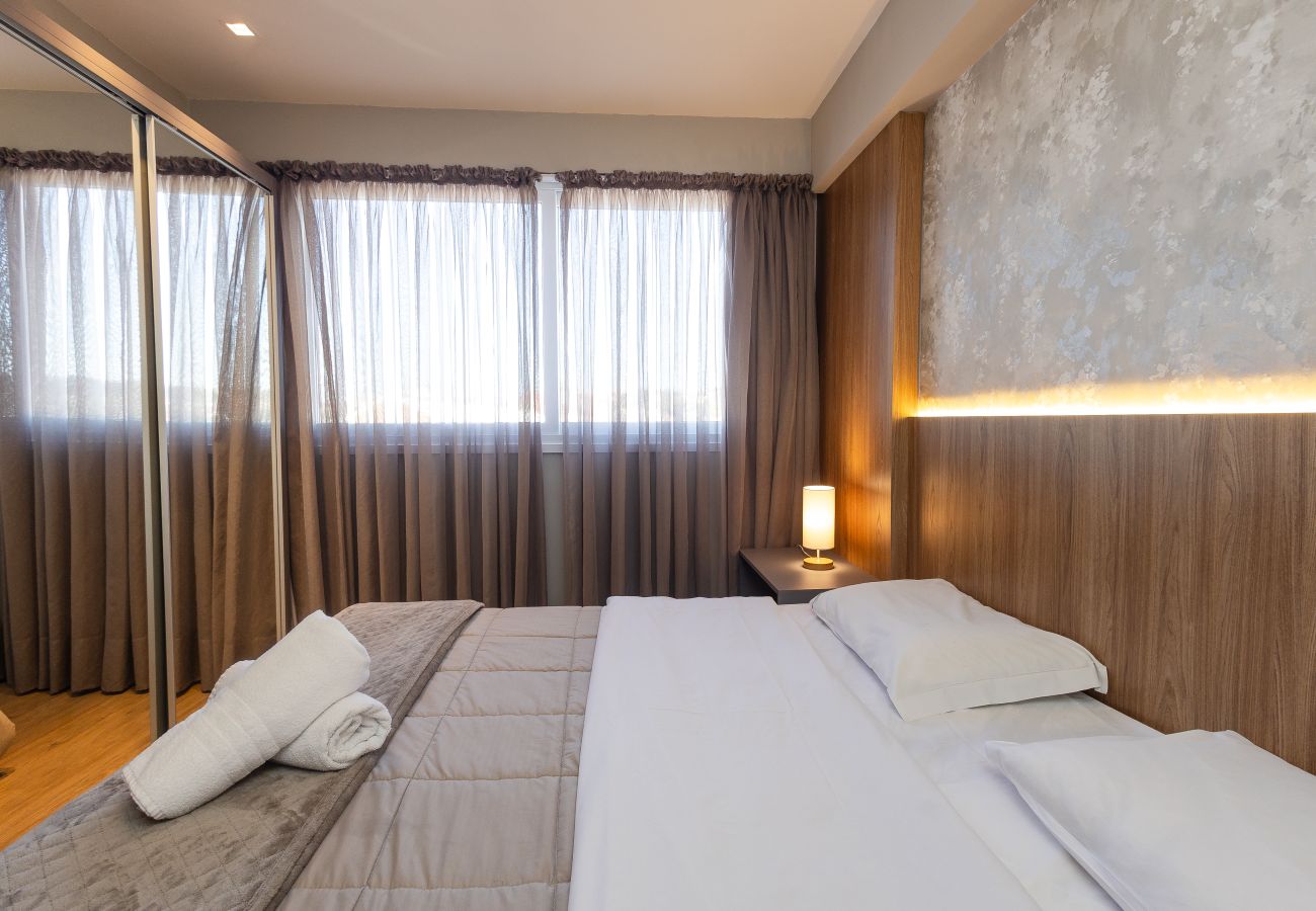 Apartamento em Gramado - 2 Suítes ALTO PADRÃO na NOVA R Coberta (Vita Blvd)  Compartilhar  Salvos