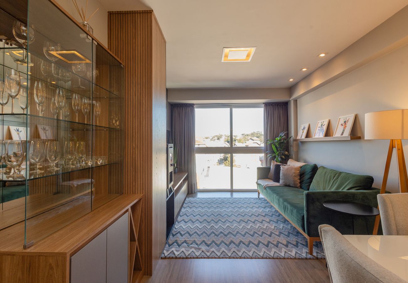 Apartamento em Gramado - 2 Suítes ALTO PADRÃO na NOVA R Coberta (Vita Blvd)  Compartilhar  Salvos