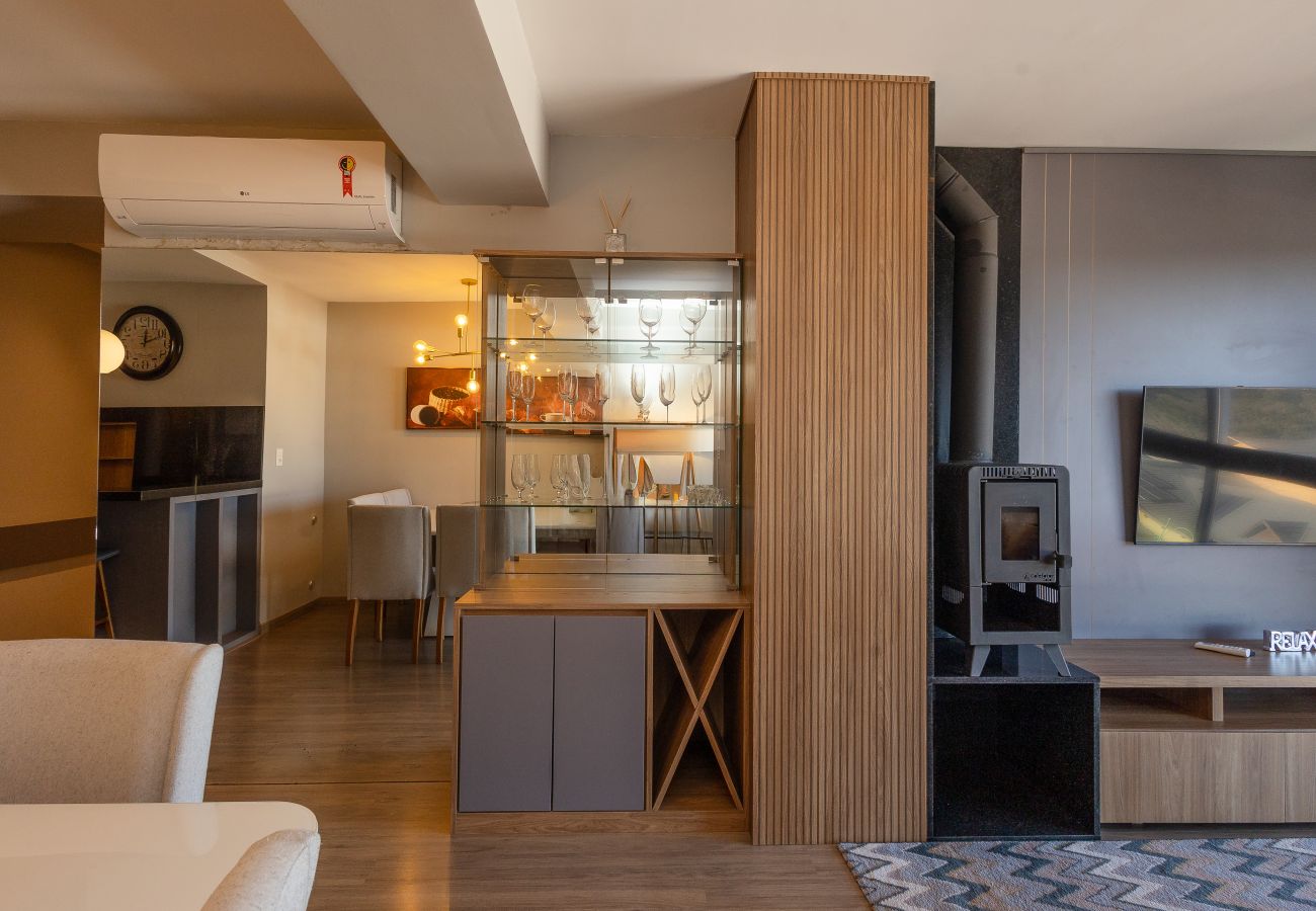 Apartamento em Gramado - 2 Suítes ALTO PADRÃO na NOVA R Coberta (Vita Blvd)  Compartilhar  Salvos