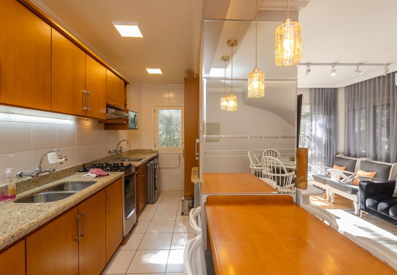 Apartamento em Gramado - Duplex 5D (3suites +2banho soc) a 800m a R Coberta