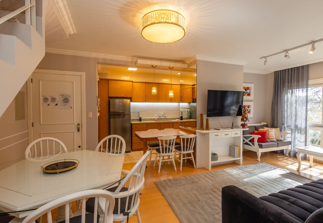 Apartamento em Gramado - Duplex 5D (3suites +2banho soc) a 800m a R Coberta