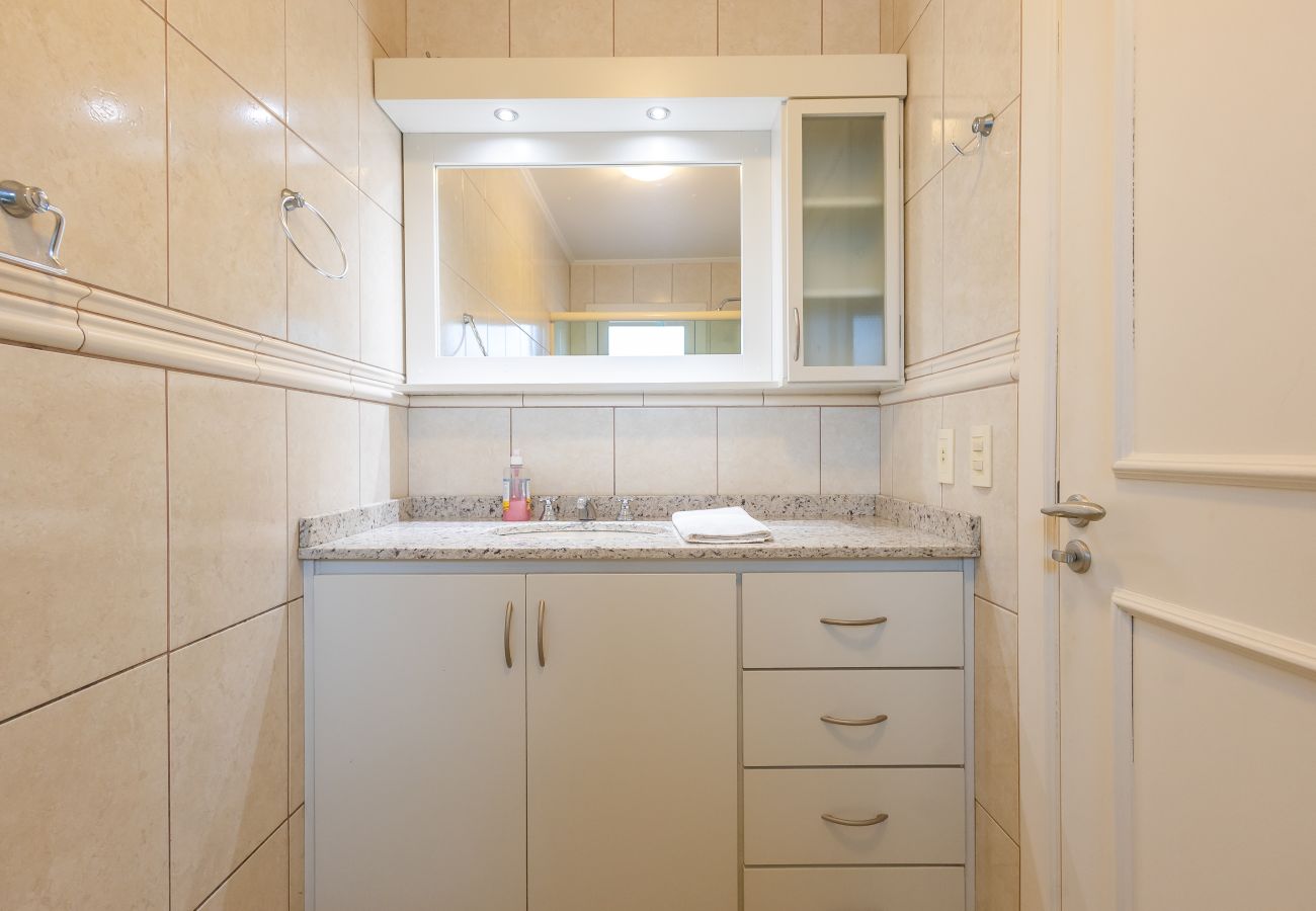 Apartamento em Gramado - Duplex 5D (3suites +2banho soc) a 800m a R Coberta