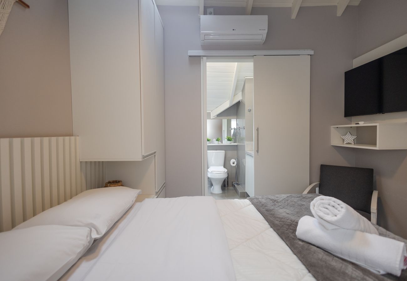 Apartamento em Gramado - Duplex 5D (3suites +2banho soc) a 800m a R Coberta