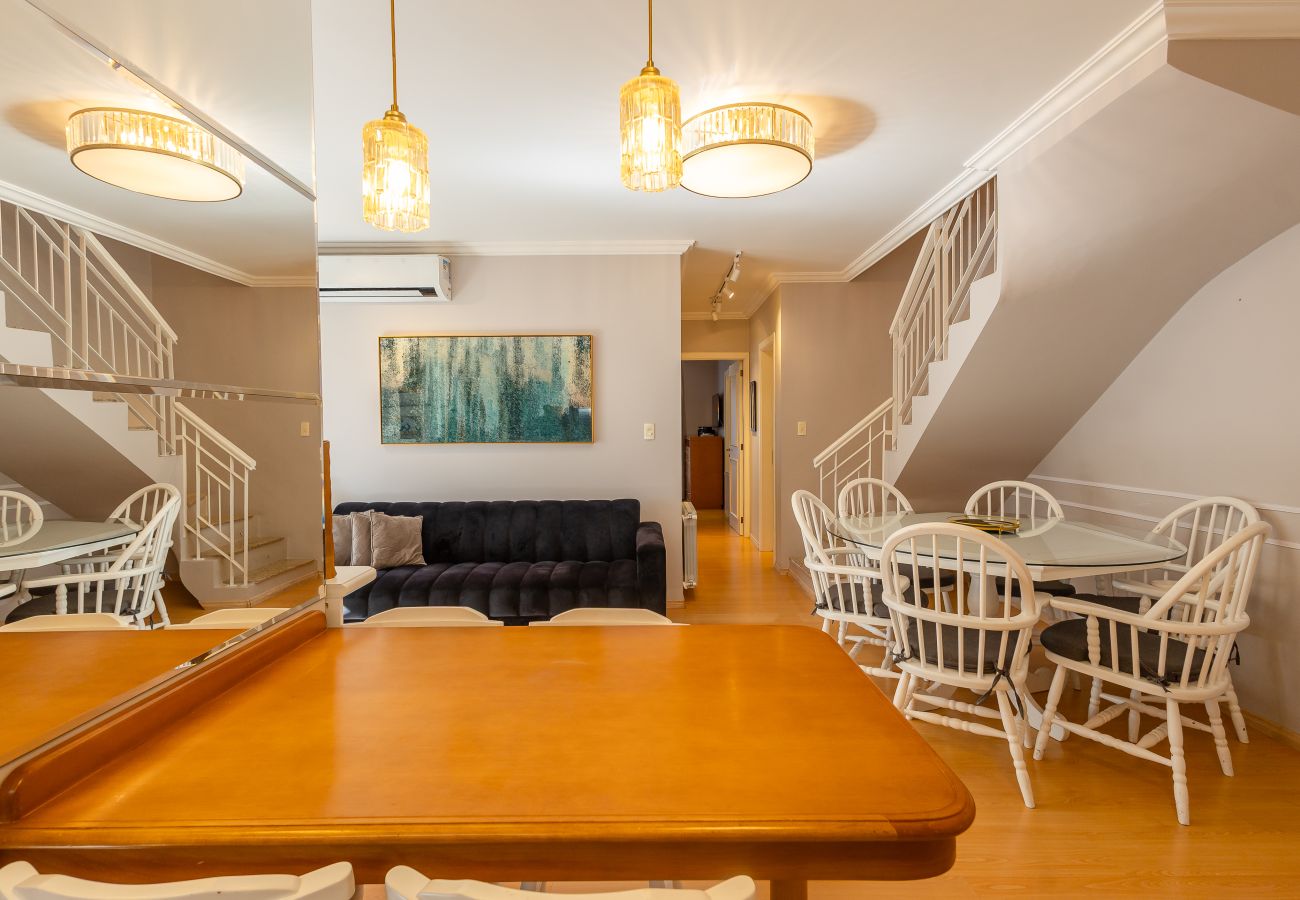 Apartamento em Gramado - Duplex 5D (3suites +2banho soc) a 800m a R Coberta