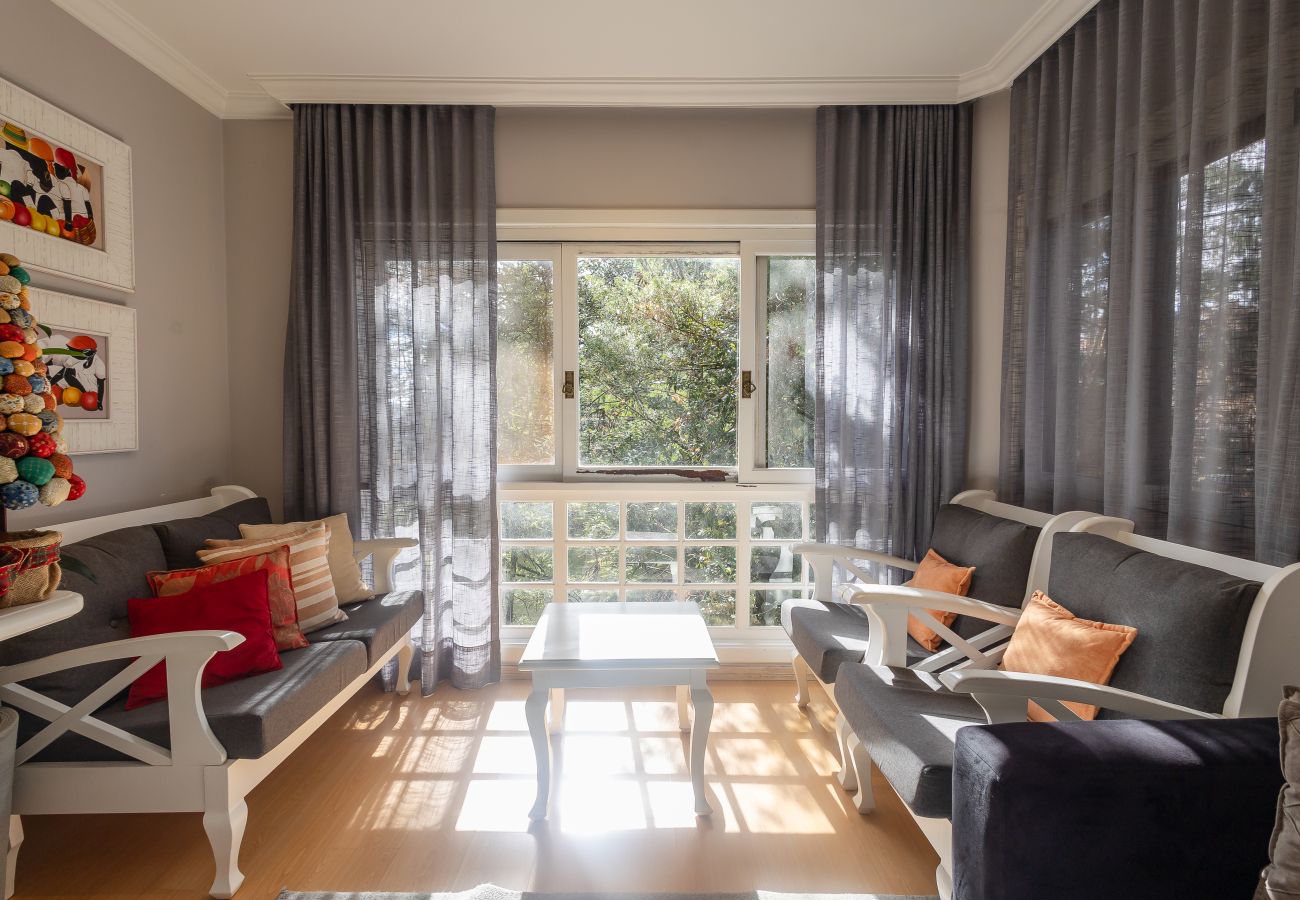 Apartamento em Gramado - Duplex 5D (3suites +2banho soc) a 800m a R Coberta