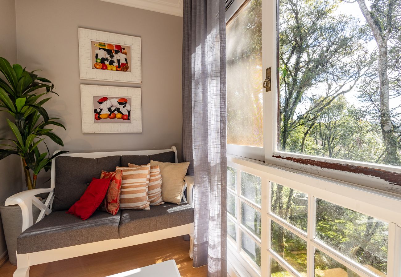 Apartamento em Gramado - Duplex 5D (3suites +2banho soc) a 800m a R Coberta