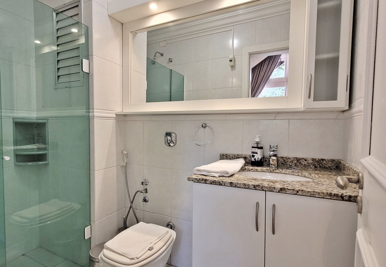 Apartamento em Gramado - Duplex 5D (3suites +2banho soc) a 800m a R Coberta