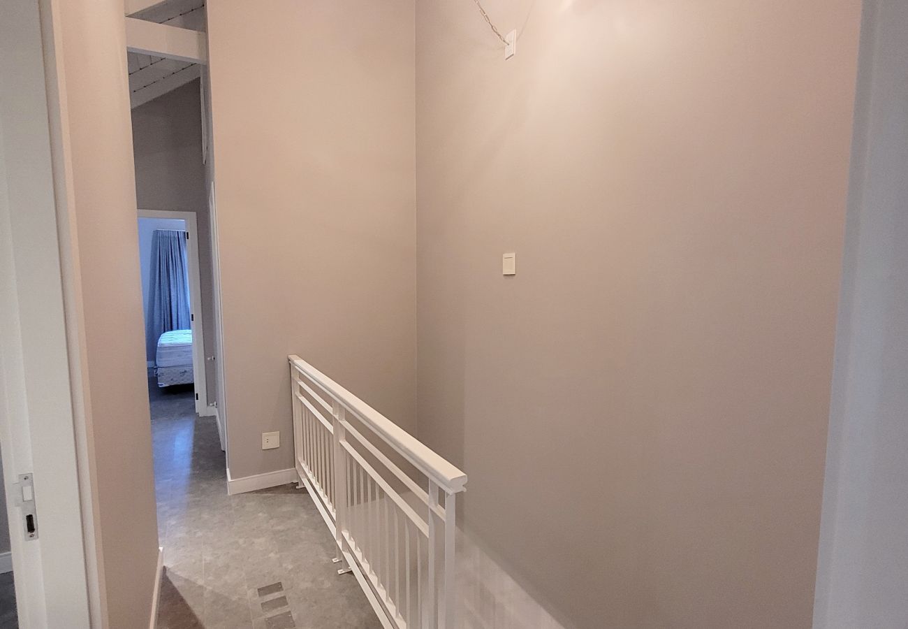 Apartamento em Gramado - Duplex 5D (3suites +2banho soc) a 800m a R Coberta
