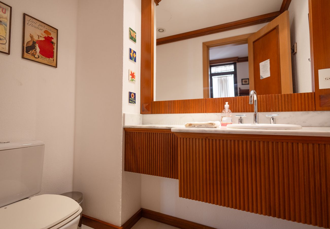 Apartamento em Gramado - 3 Suítes no Centro de Gramado (500m da R Coberta
