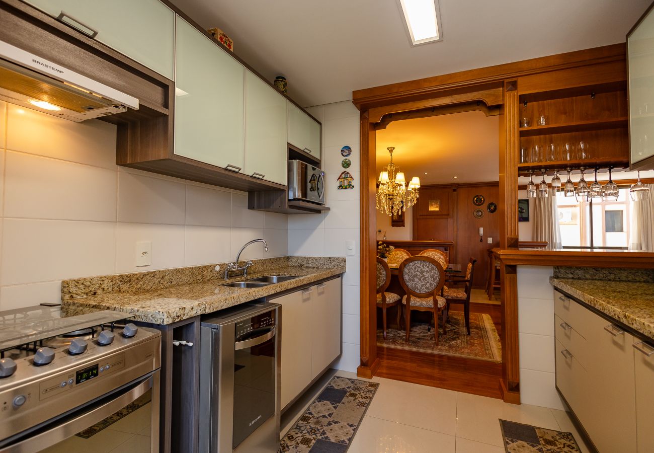 Apartamento em Gramado - 3 Suítes no Centro de Gramado (500m da R Coberta