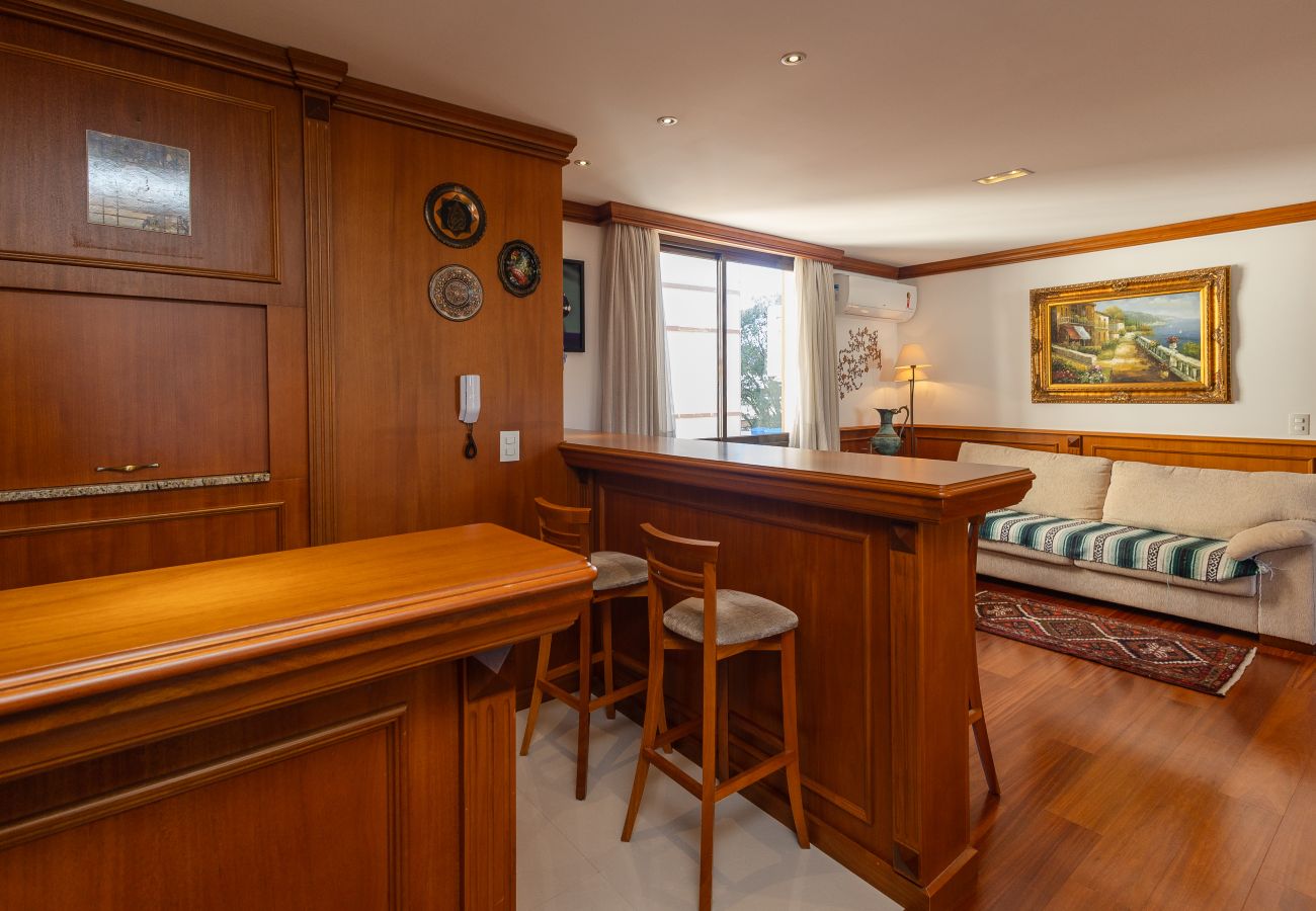 Apartamento em Gramado - 3 Suítes no Centro de Gramado (500m da R Coberta