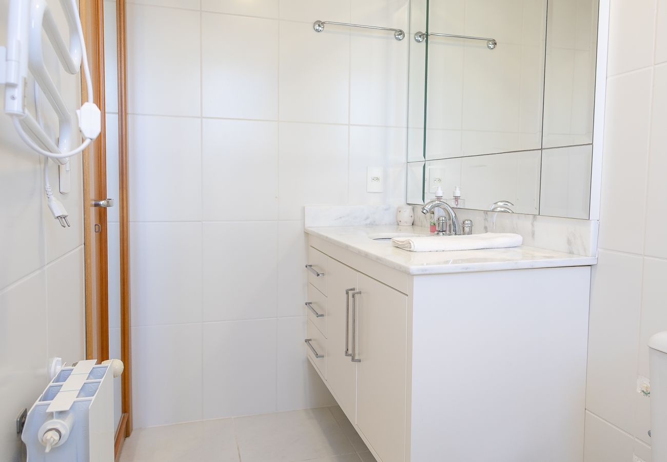 Apartamento em Gramado - 3 Suítes no Centro de Gramado (500m da R Coberta