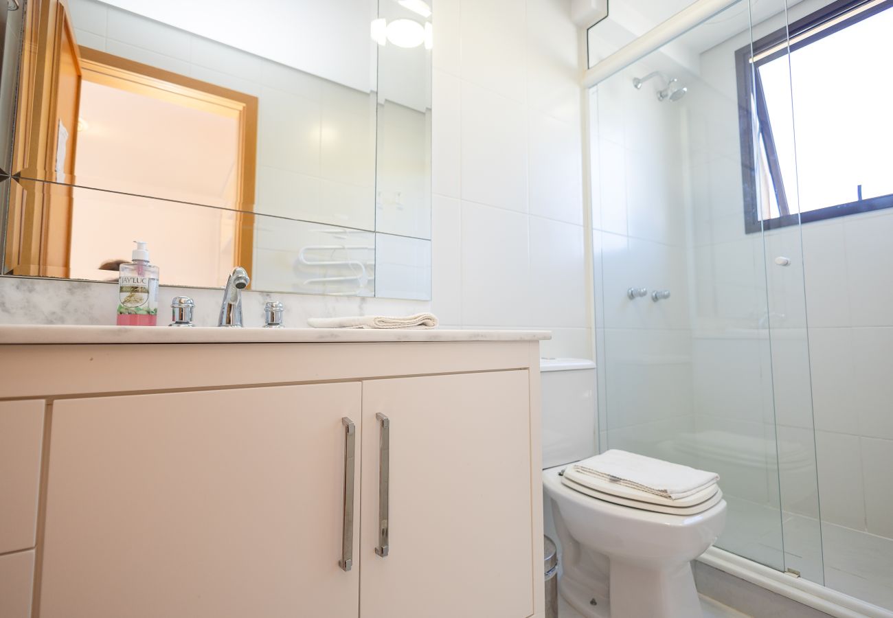 Apartamento em Gramado - 3 Suítes no Centro de Gramado (500m da R Coberta