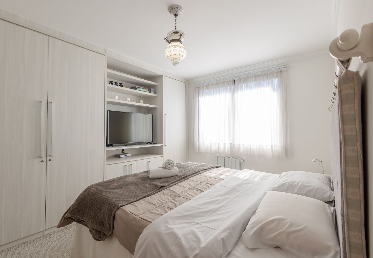 Apartamento em Gramado - 3 Suítes no Centro de Gramado (500m da R Coberta