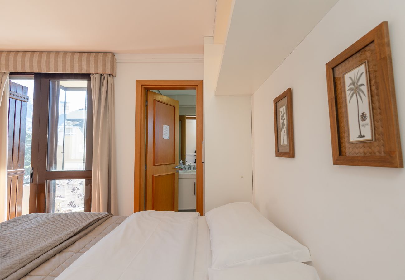 Apartamento em Gramado - 3 Suítes no Centro de Gramado (500m da R Coberta