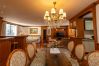 Apartamento em Gramado - 3 Suítes no Centro de Gramado (500m da R Coberta
