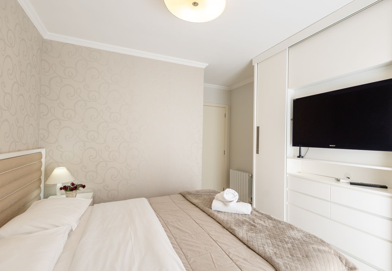 Apartamento em Gramado - Cobertura Alto Padrão 3 Suítes a 500m da R Coberta