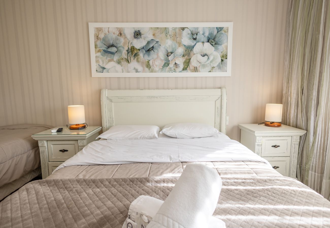 Apartamento em Gramado - Cobertura Alto Padrão 3 Suítes a 500m da R Coberta