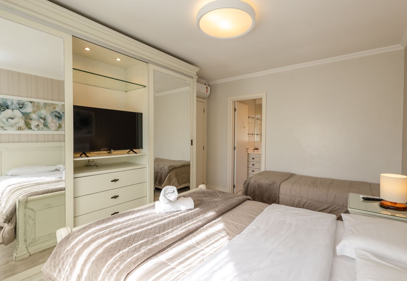 Apartamento em Gramado - Cobertura Alto Padrão 3 Suítes a 500m da R Coberta