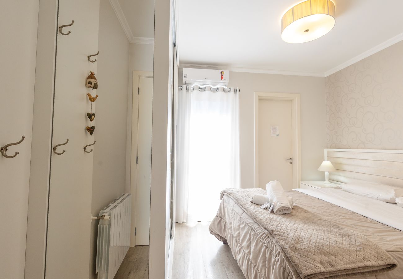 Apartamento em Gramado - Cobertura Alto Padrão 3 Suítes a 500m da R Coberta