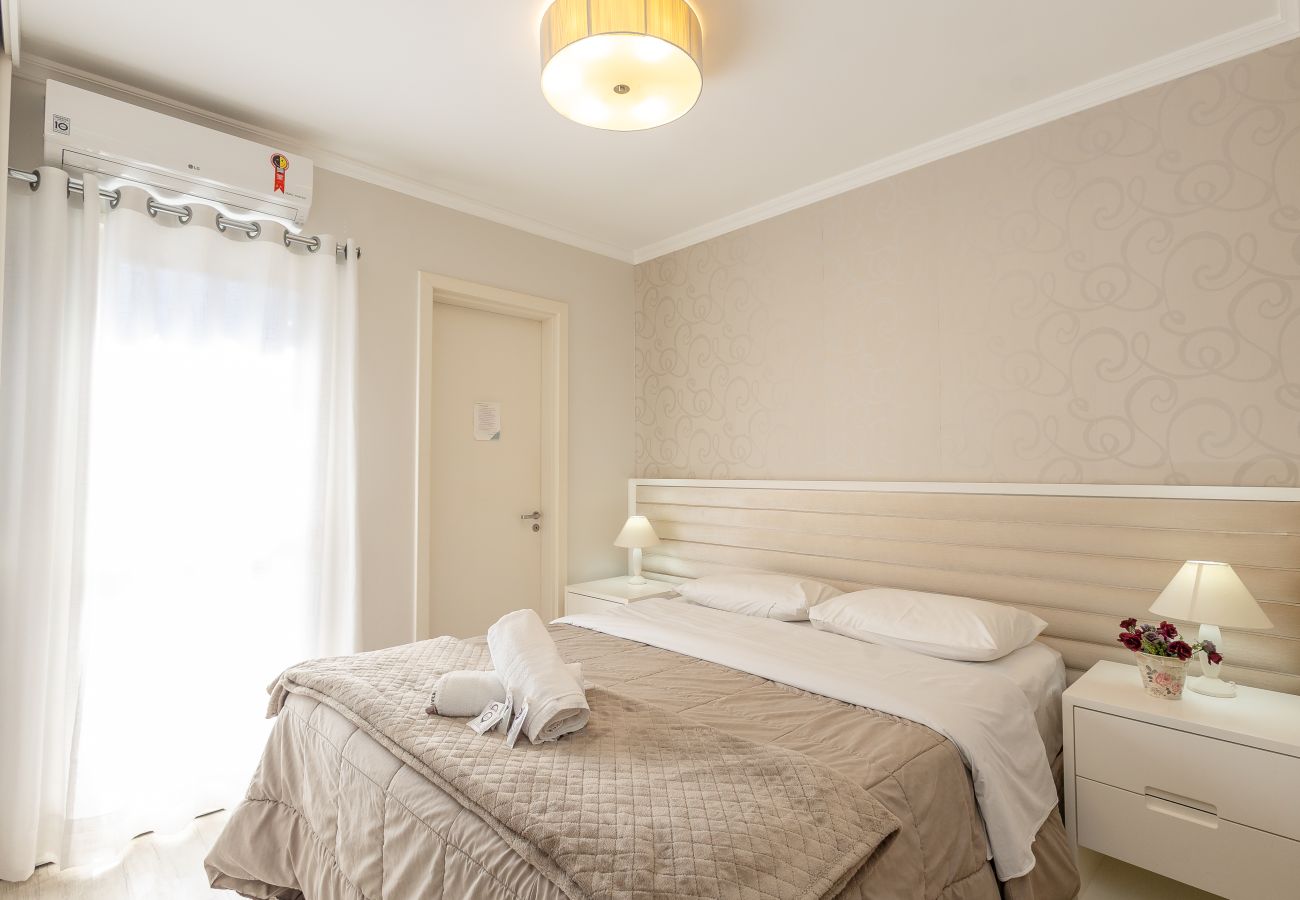 Apartamento em Gramado - Cobertura Alto Padrão 3 Suítes a 500m da R Coberta