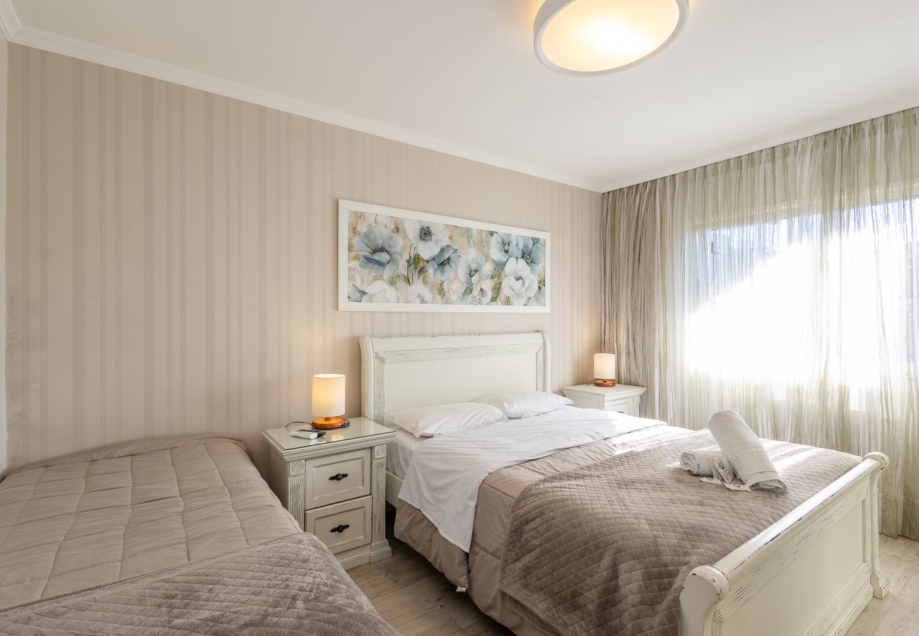 Apartamento em Gramado - Cobertura Alto Padrão 3 Suítes a 500m da R Coberta