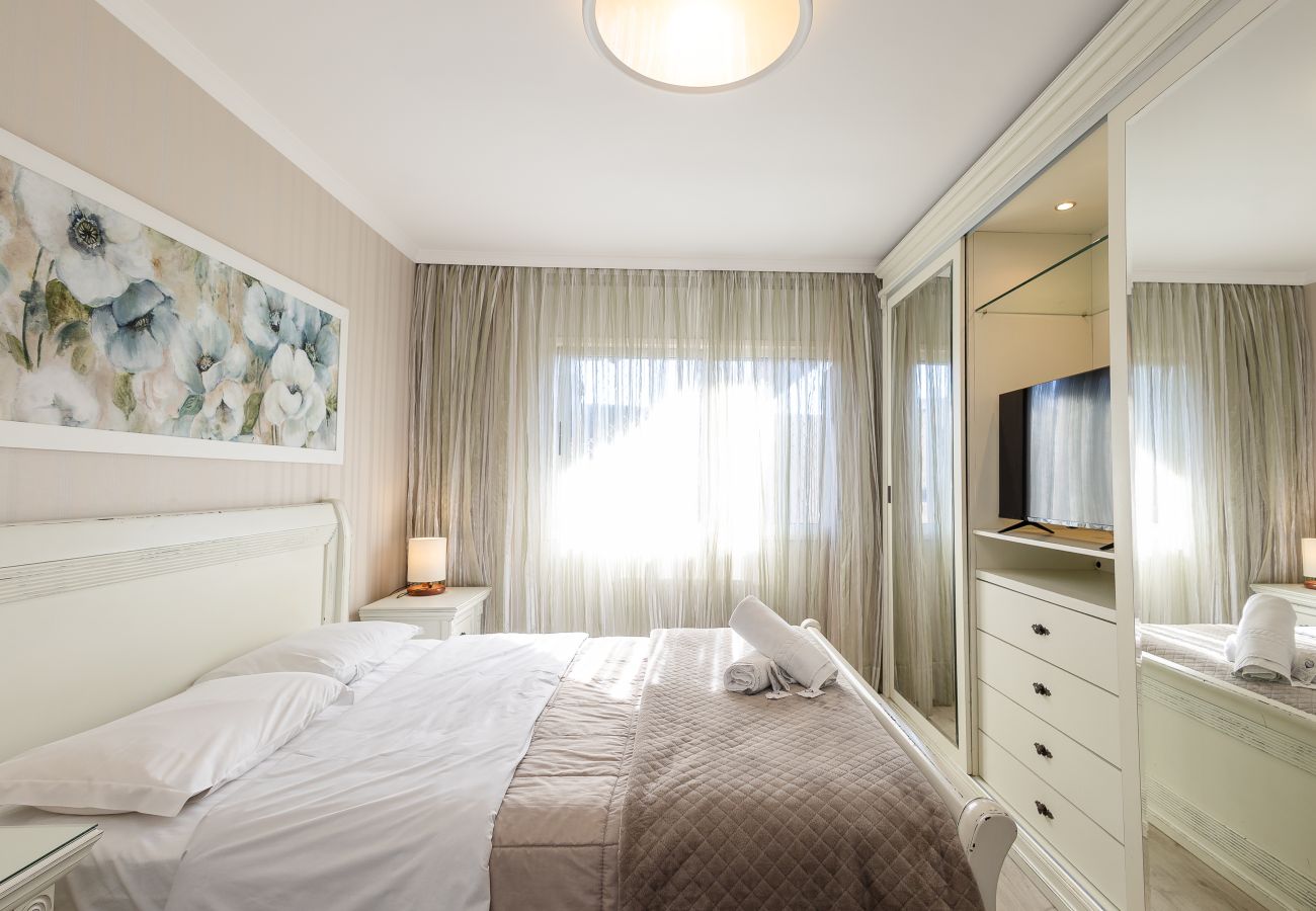 Apartamento em Gramado - Cobertura Alto Padrão 3 Suítes a 500m da R Coberta