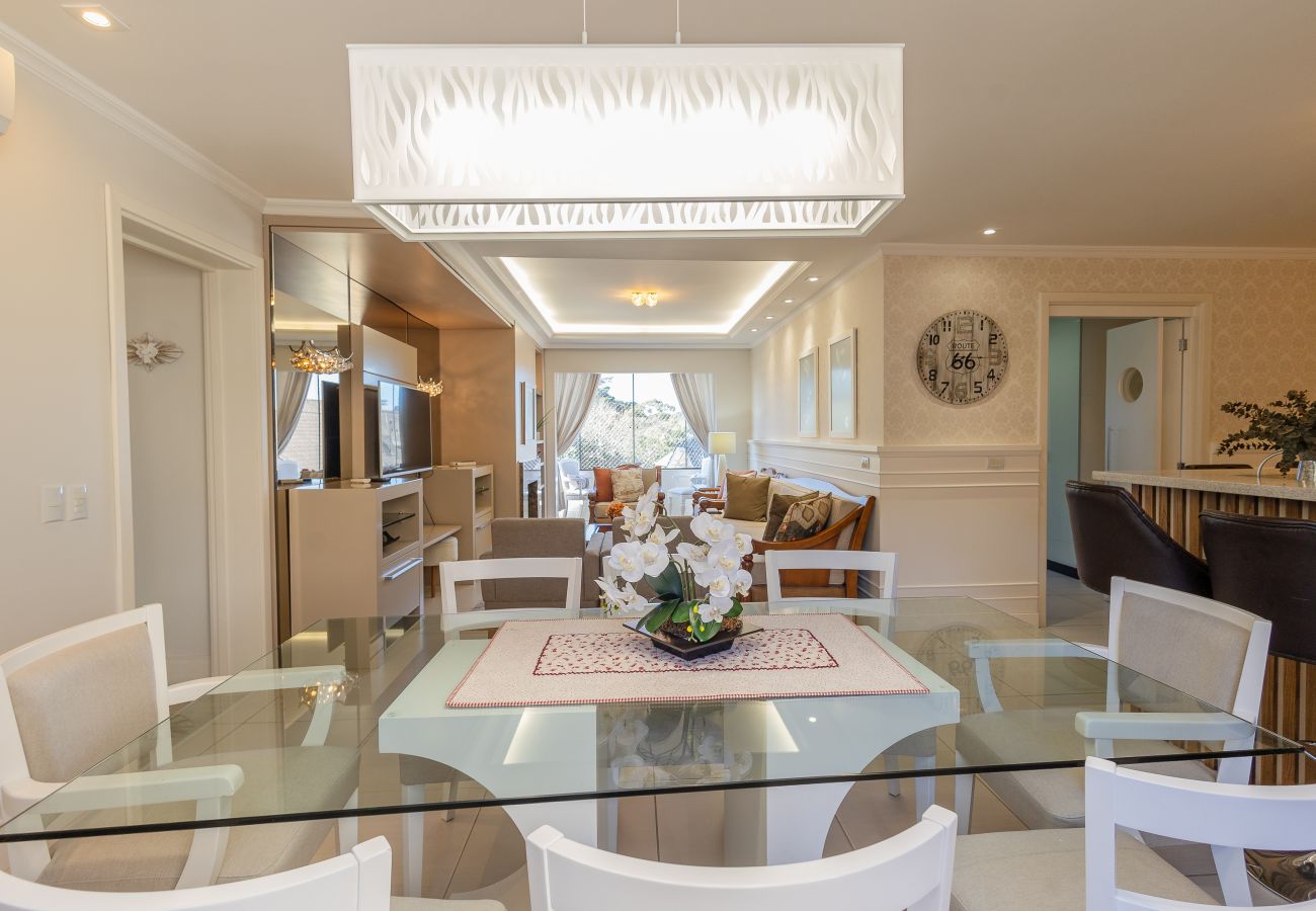 Apartamento em Gramado - Cobertura Alto Padrão 3 Suítes a 500m da R Coberta