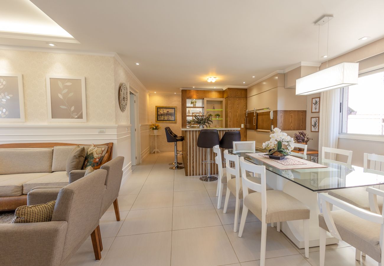 Apartamento em Gramado - Cobertura Alto Padrão 3 Suítes a 500m da R Coberta