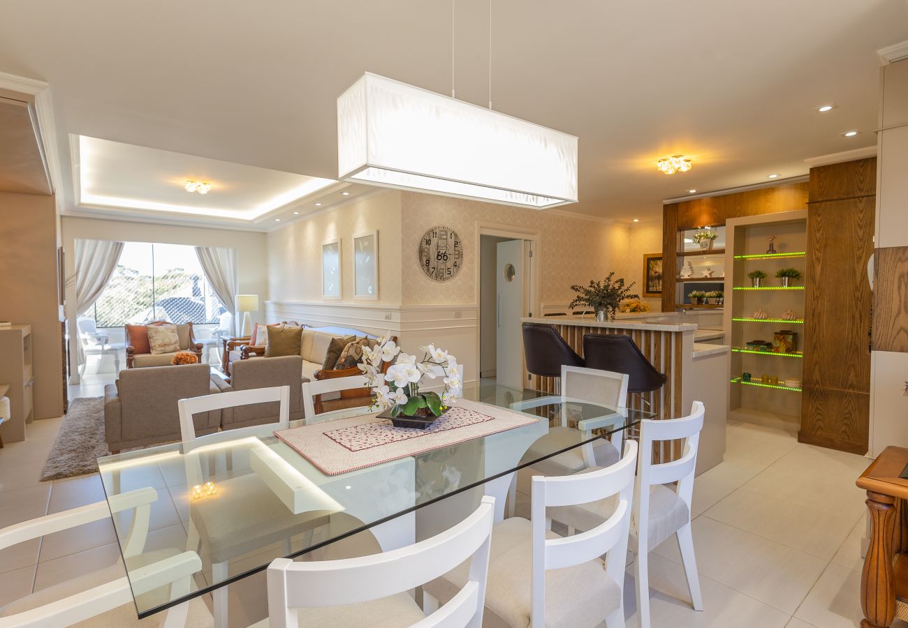 Apartamento em Gramado - Cobertura Alto Padrão 3 Suítes a 500m da R Coberta