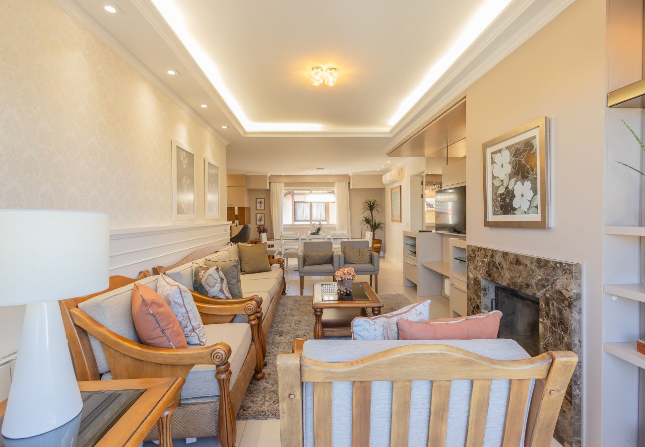 Apartamento em Gramado - Cobertura Alto Padrão 3 Suítes a 500m da R Coberta