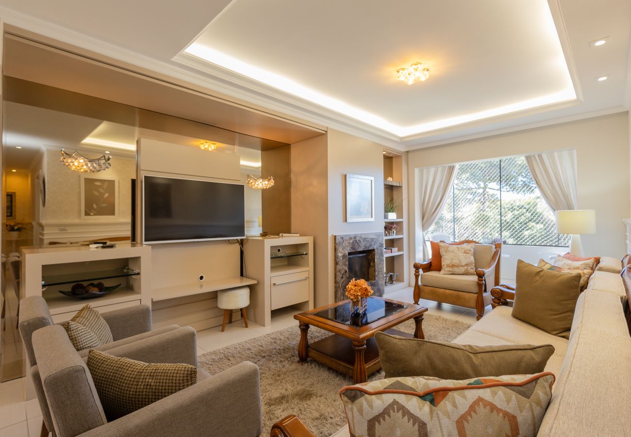 Apartamento em Gramado - Cobertura Alto Padrão 3 Suítes a 500m da R Coberta