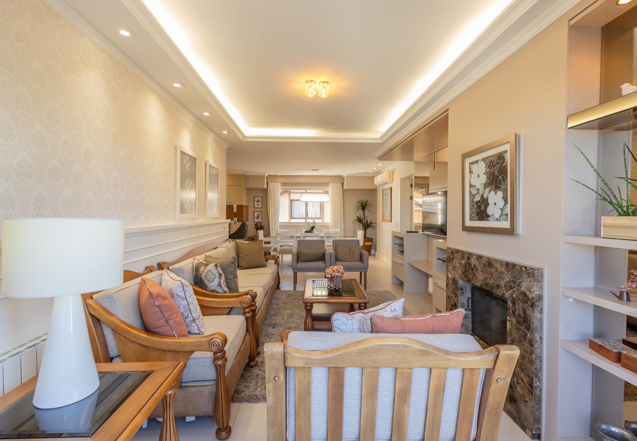 Apartamento em Gramado - Cobertura Alto Padrão 3 Suítes a 500m da R Coberta