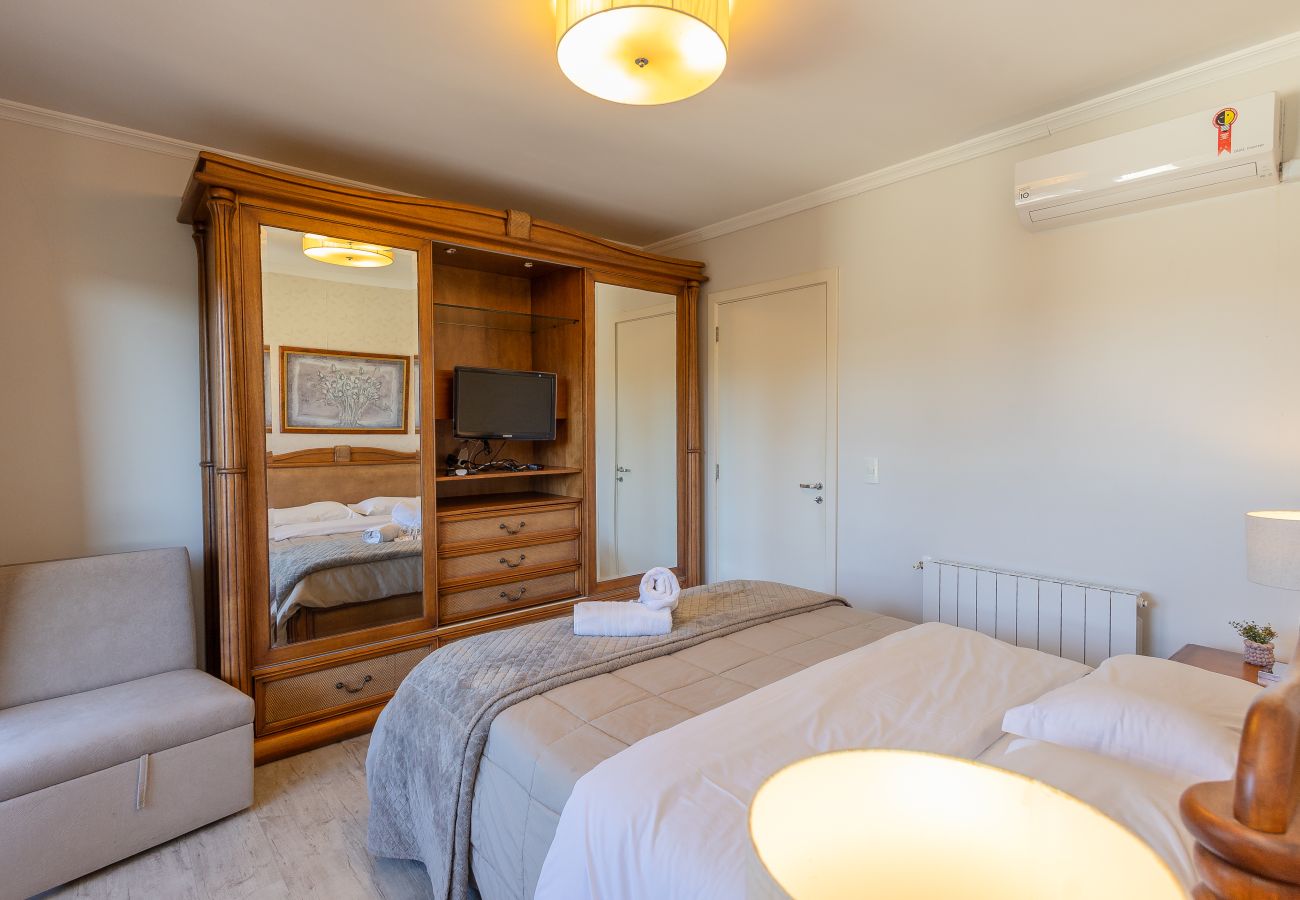 Apartamento em Gramado - Cobertura Alto Padrão 3 Suítes a 500m da R Coberta